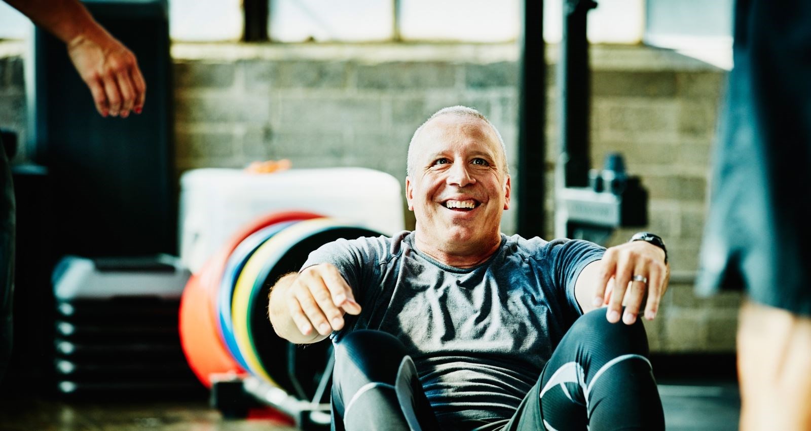 Man doing sit up exercises at the gym