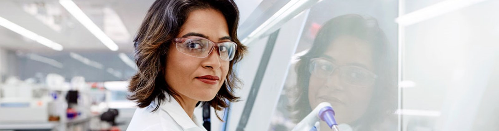 Woman Scientist working in the lab