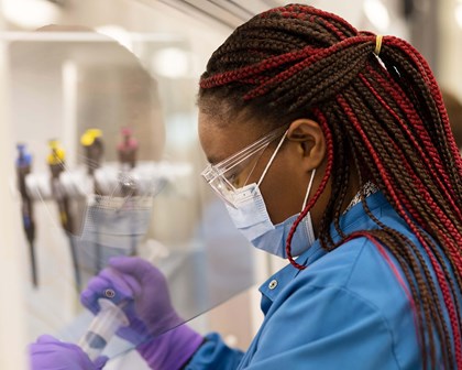 Women working in a lab.